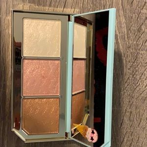 Too Faced Hyper Reflective Highlighting Palette